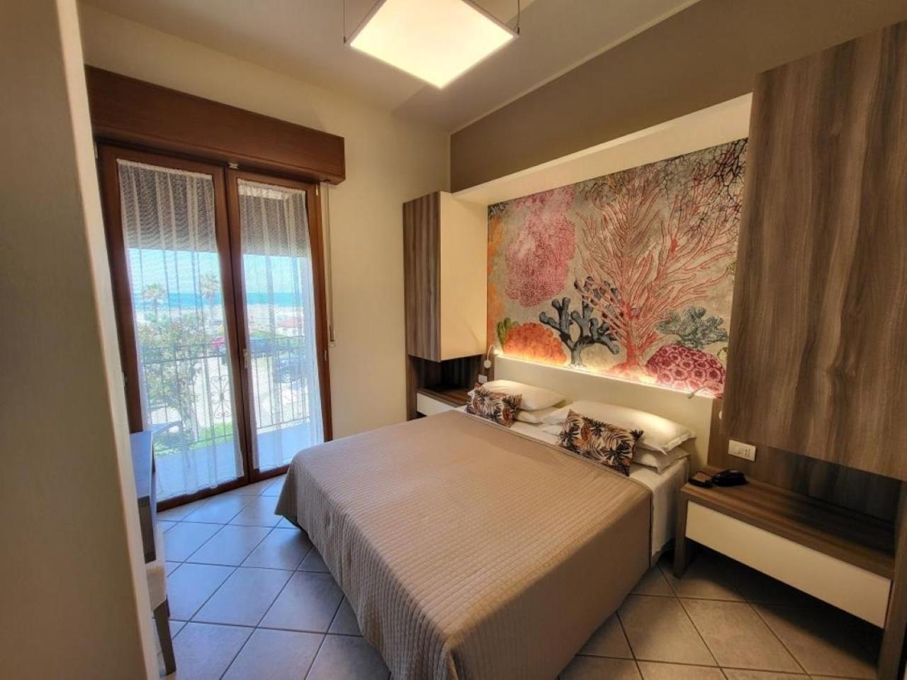 Hotel Villa Fulgida 卡托利卡 外观 照片