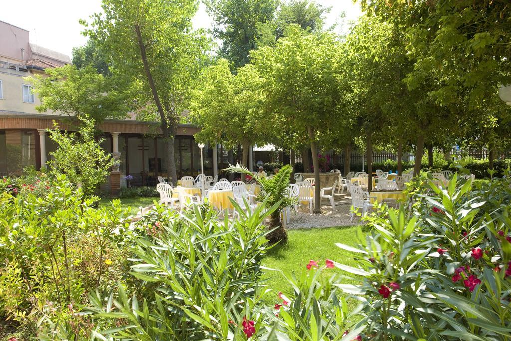 Hotel Villa Fulgida 卡托利卡 外观 照片