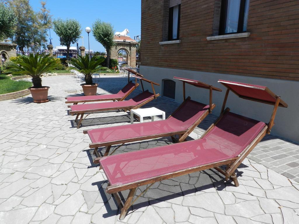 Hotel Villa Fulgida 卡托利卡 外观 照片